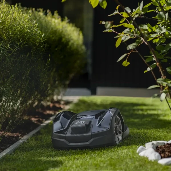 Husqvarna Automower 310E NERA vista exterior